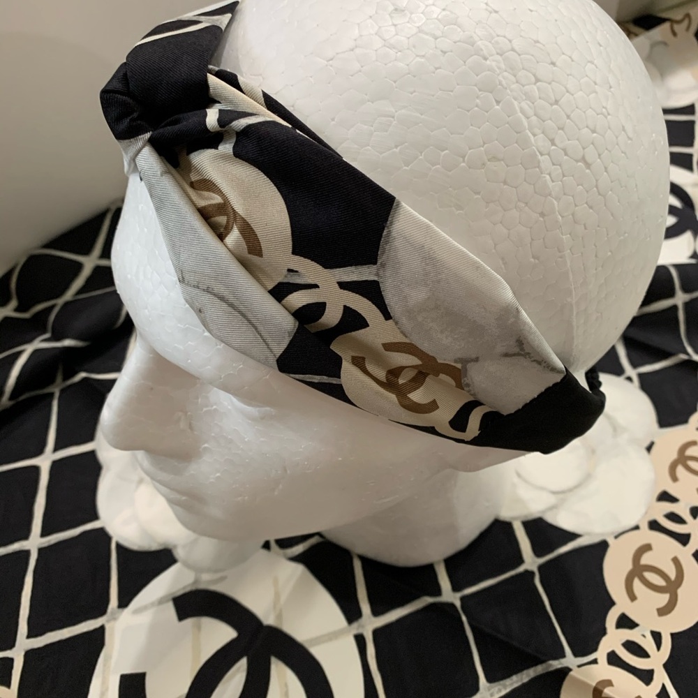 Elegant Black and White Headband